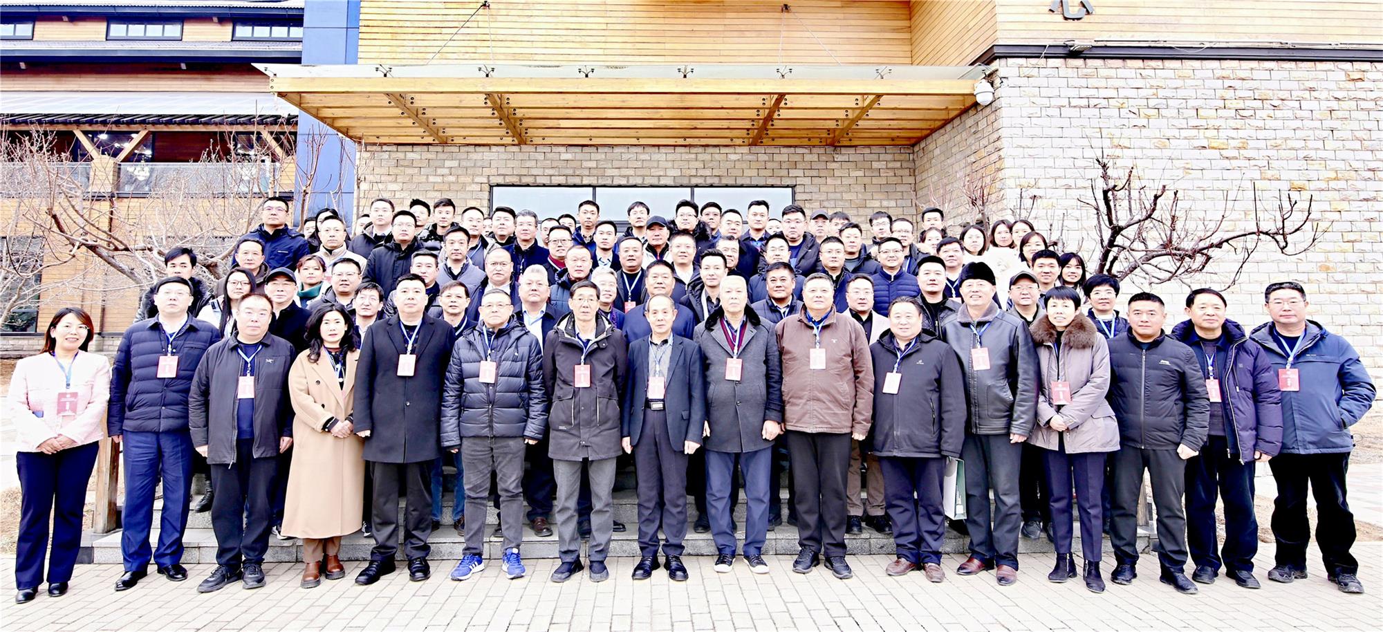 冀裝協(xié)三屆四次理事會暨常務(wù)理事會召開，常宏榮獲多項獎項