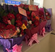 花送雷鋒手，情暖雷鋒心——“萬朵鮮花送雷鋒”活動溫暖落幕